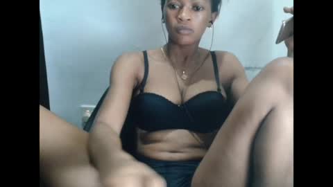 Snapshot of sugarxpussy chatting on 04.21.26 sugarxpussy online show from 04.21.26