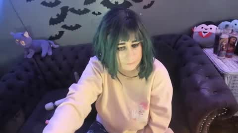 Snapshot of sugary_sweet chatting on 12.08.24 Sugary online show from 12.08.24