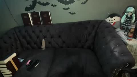 Snapshot of sugary_sweet chatting on 12.31.24 Sugary online show from 12.31.24