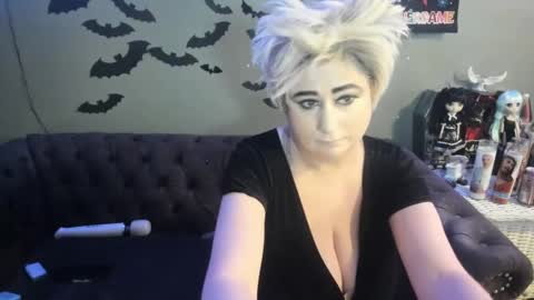 Snapshot of sugary_sweet chatting on 03.09.25 Sugary online show from 03.09.25