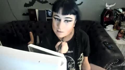 Snapshot of sugary_sweet chatting on 09.16.25 Sugary online show from 09.16.25