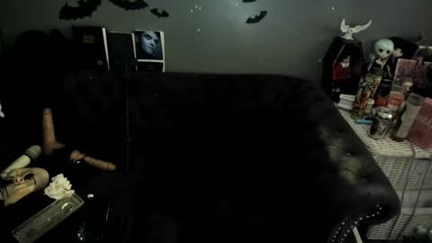 Snapshot of sugary_sweet chatting on 10.29.25 Sugary online show from 10.29.25