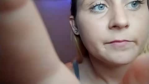 Pretty skye online show from 09.23.25