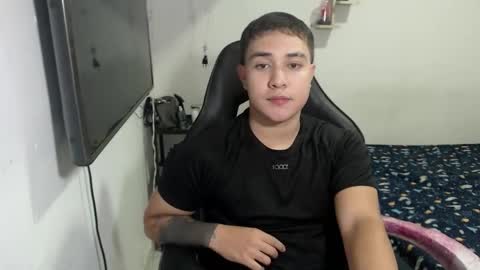 Snapshot of sully50126 chatting on 10.06.25 sully50126 online show from 10.06.25