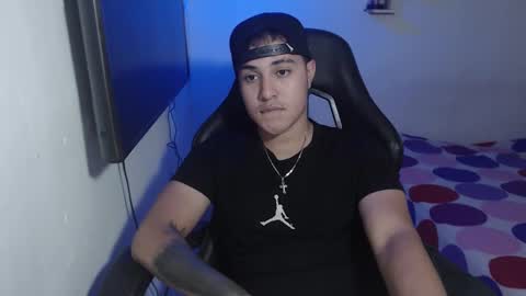 Snapshot of sully50126 chatting on 10.16.25 sully50126 online show from 10.16.25