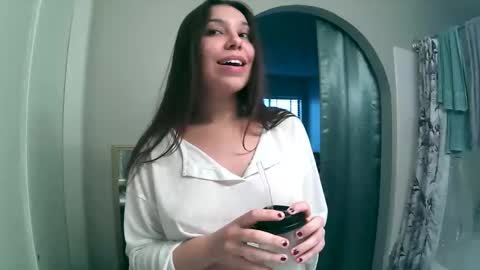 sultrylotus online show from 11.05.25