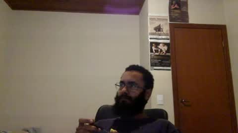 Snapshot of sumjang chatting on 06.14.26 Sumjang and Luksmen online show from 06.14.26