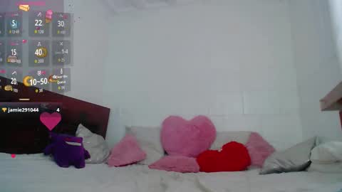 Snapshot of summer__xo chatting on 10.28.25 Summer online show from 10.28.25