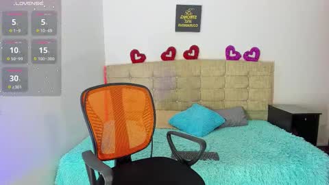 summer_girls01 online show from 10.31.25