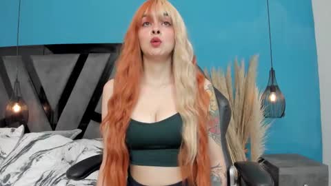 Snapshot of summerprints chatting on 12.12.24 Summer online show from 12.12.24