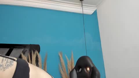 Snapshot of summerprints chatting on 01.11.25 Summer online show from 01.11.25