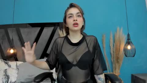 Snapshot of summerprints chatting on 01.22.25 Summer online show from 01.22.25