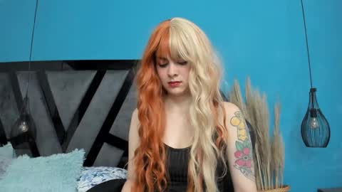 Snapshot of summerprints chatting on 01.29.25 Summer online show from 01.29.25