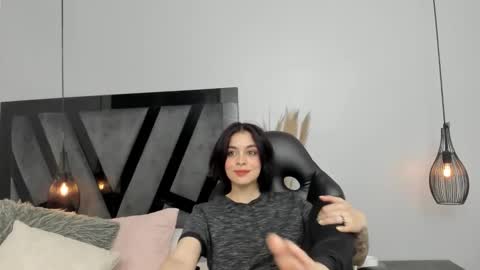 Snapshot of summerprints chatting on 03.06.25 Summer online show from 03.06.25