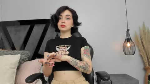 Snapshot of summerprints chatting on 03.08.25 Summer online show from 03.08.25