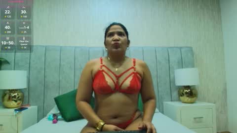 Snapshot of sun_606 chatting on 11.18.25 Sun online show from 11.18.25