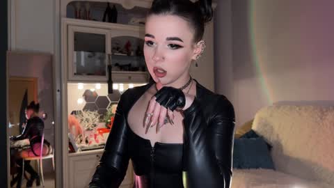 Snapshot of sun_for_you chatting on 12.19.24 Miss Nelly online show from 12.19.24