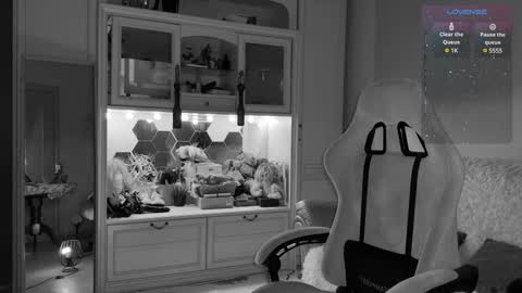 Snapshot of sun_for_you chatting on 02.25.25 Miss Nelly online show from 02.25.25