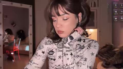 Snapshot of sun_for_you chatting on 09.08.25 Miss Nelly online show from 09.08.25