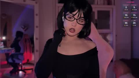 Miss Nelly online show from 11.14.25