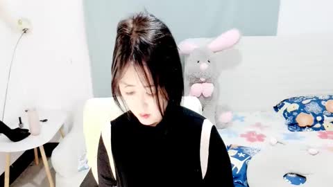 Snapshot of sun_yummy chatting on 01.11.25 Lucis online show from 01.11.25