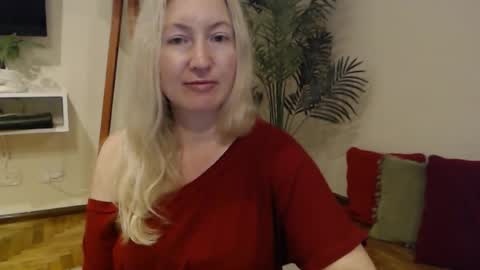 Snapshot of sunbrilliant chatting on 08.02.26 sunbrilliant online show from 08.02.26