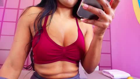 Snapshot of sunflower_28 chatting on 09.30.25 Liss online show from 09.30.25