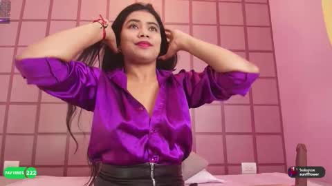 Snapshot of sunflower_28 chatting on 10.14.25 Liss online show from 10.14.25