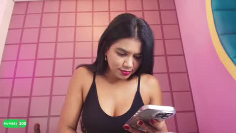 Snapshot of sunflower_28 chatting on 10.20.25 Liss online show from 10.20.25