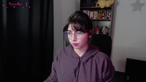 Snapshot of sunflower_uwu chatting on 01.06.26 violetta online show from 01.06.26