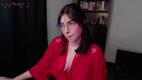 Snapshot of sunflower_uwu chatting on 02.21.26 violetta online show from 02.21.26