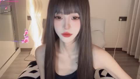 Snapshot of sunflowerbbb chatting on 01.19.25  coco online show from 01.19.25