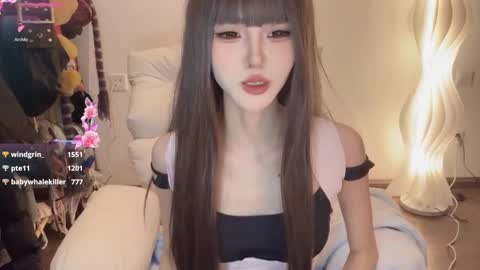 Snapshot of sunflowerbbb chatting on 03.08.25  coco online show from 03.08.25