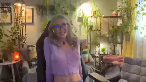 Hi Im Sunnie - Next show Friday August 1 online show from 09.23.25