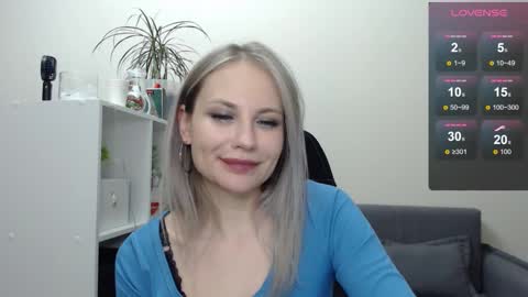 Naomi online show from 02.10.25