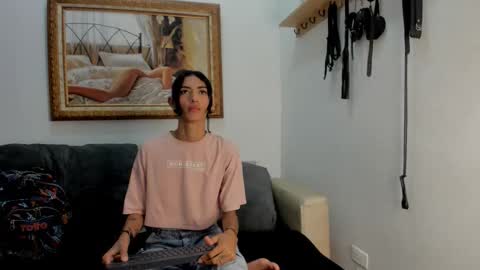 Sunny online show from 12.23.25