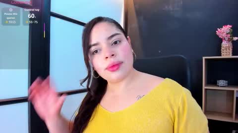 Snapshot of sunnypaytton chatting on 10.05.25 Sunny online show from 10.05.25