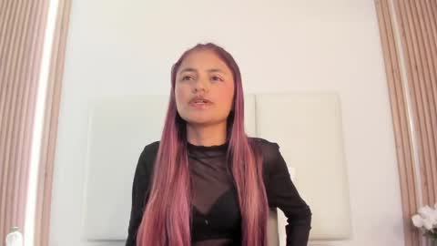 sunnywhitee online show from 05.12.26