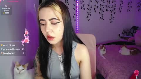 Snapshot of sunset_pienk chatting on 12.11.24 Sunset online show from 12.11.24