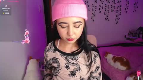 Snapshot of sunset_pienk chatting on 12.12.24 Sunset online show from 12.12.24