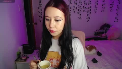 Snapshot of sunset_pienk chatting on 01.21.25 Sunset online show from 01.21.25