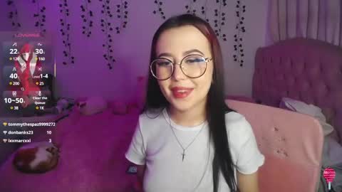 Snapshot of sunset_pienk chatting on 03.12.25 Sunset online show from 03.12.25