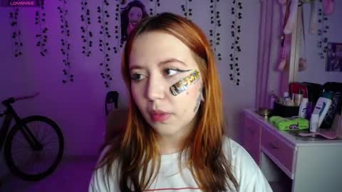 Snapshot of sunset_pienk chatting on 09.30.25 Sunset online show from 09.30.25