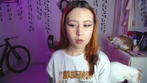 Snapshot of sunset_pienk chatting on 10.29.25 Sunset online show from 10.29.25