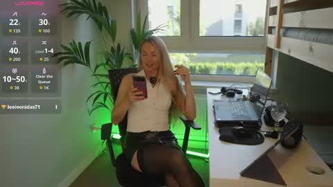 Snapshot of sunshineanna86 chatting on 06.26.26 sunshineanna86 online show from 06.26.26