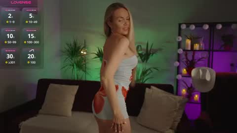 Snapshot of sunshineanna86 chatting on 07.19.26 sunshineanna86 online show from 07.19.26