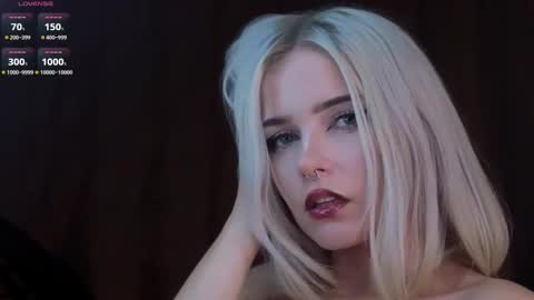 Snapshot of sunshinegirlx chatting on 09.21.25 Alice online show from 09.21.25