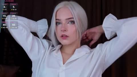 Snapshot of sunshinegirlx chatting on 09.23.25 Alice online show from 09.23.25