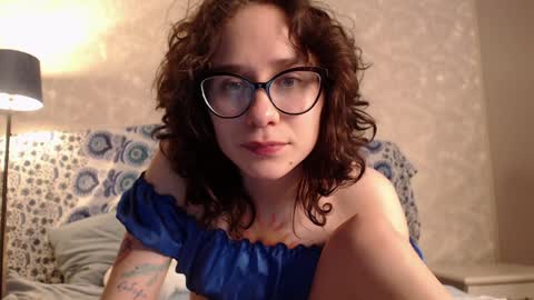 Snapshot of sunshinehella chatting on 02.04.25 Hella online show from 02.04.25