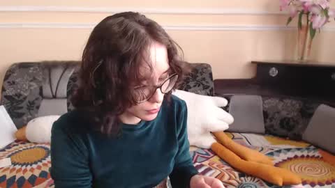 Snapshot of sunshinehella chatting on 03.09.25 Hella online show from 03.09.25